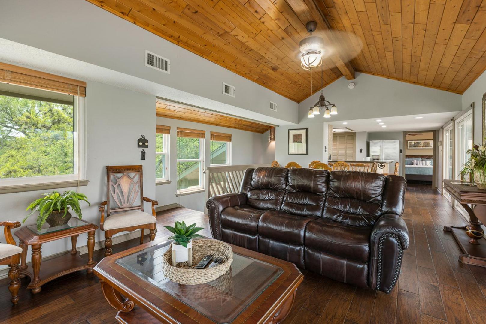 Wine Country Retreat - With A Lake View! Spicewood エクステリア 写真
