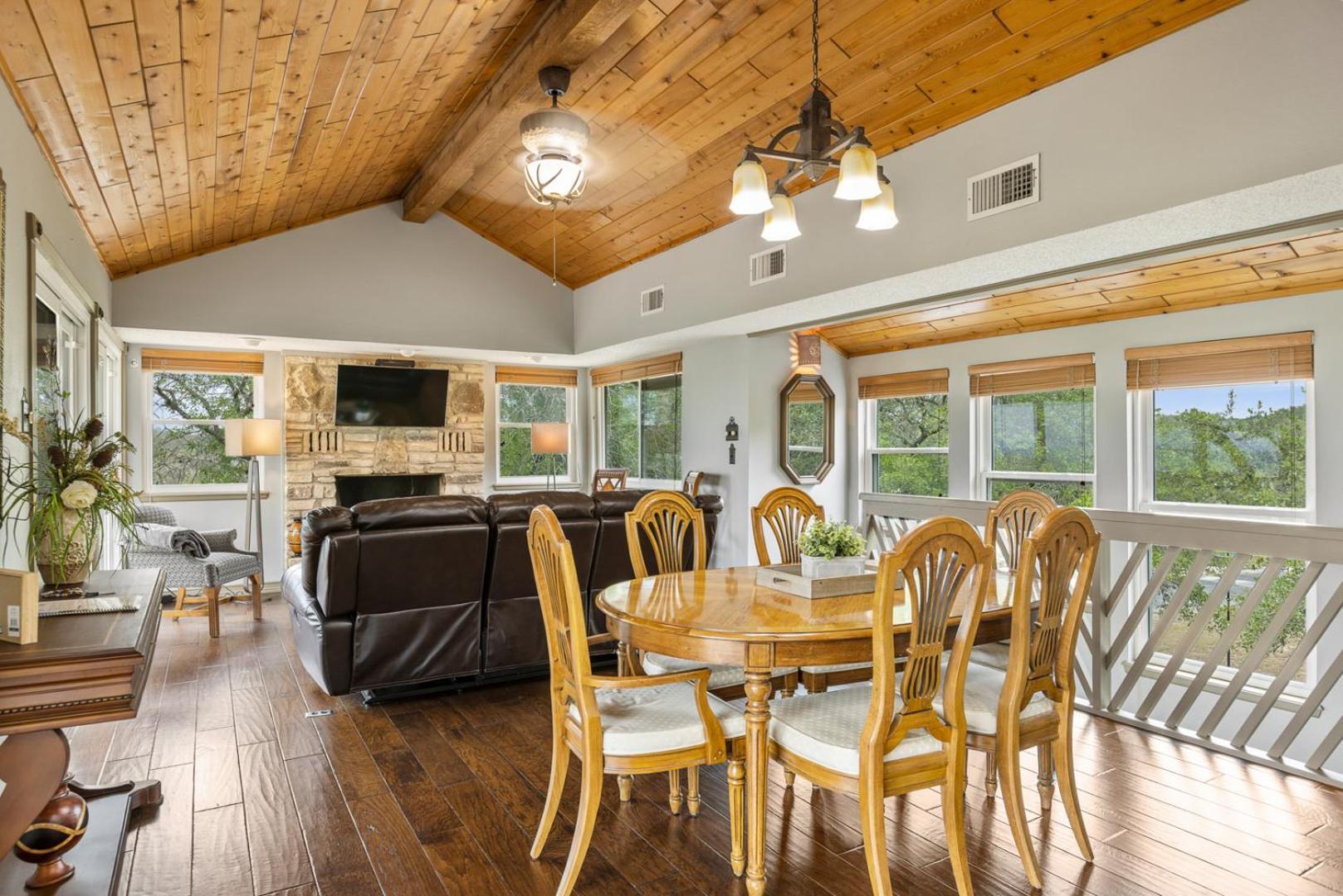Wine Country Retreat - With A Lake View! Spicewood エクステリア 写真