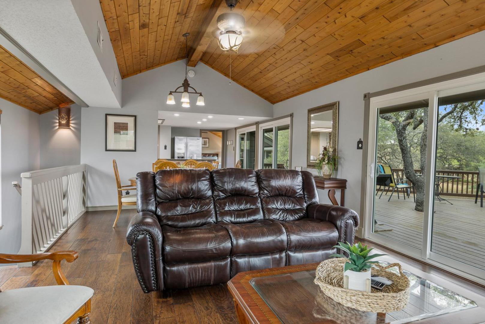 Wine Country Retreat - With A Lake View! Spicewood エクステリア 写真
