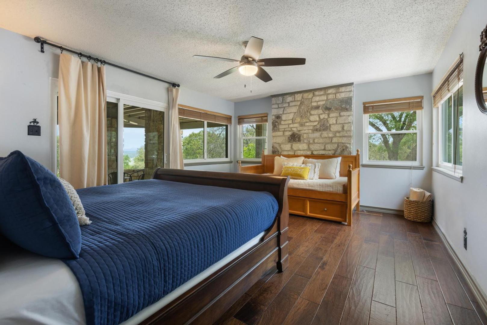 Wine Country Retreat - With A Lake View! Spicewood エクステリア 写真